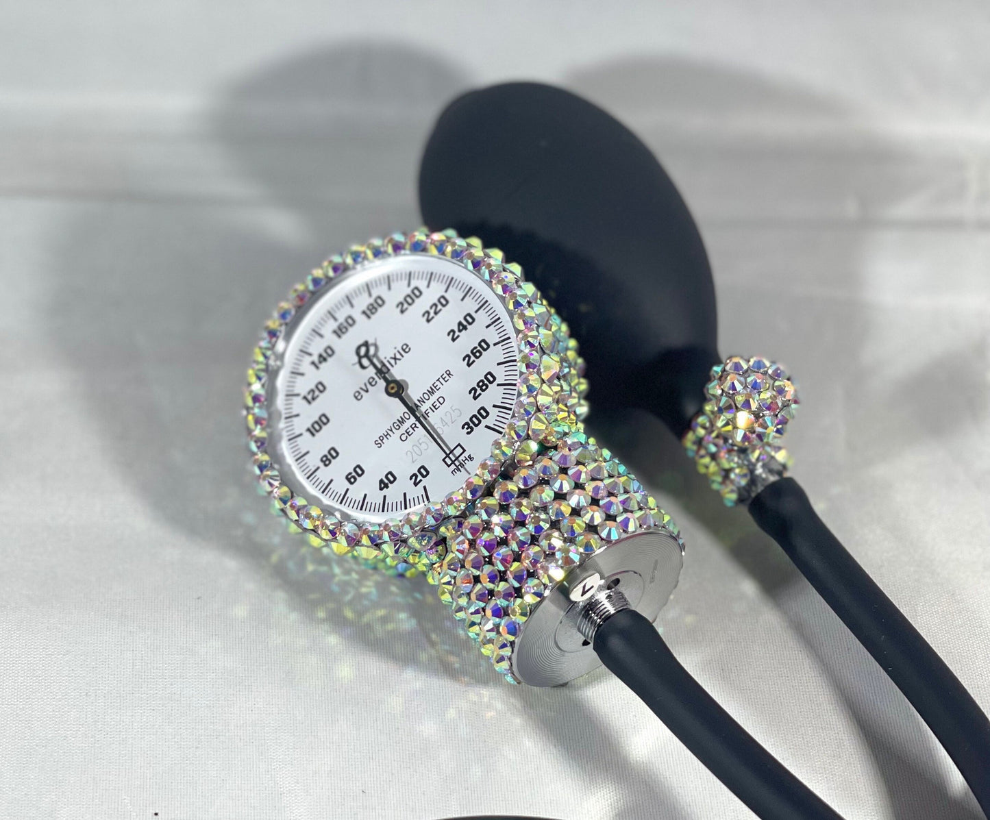 Personalized Blood Pressure Cuff Featuring Sparkling Rhinestone, Stylish Pink Health Monitoring Tool, Perfect Gift for Healthcare Workers